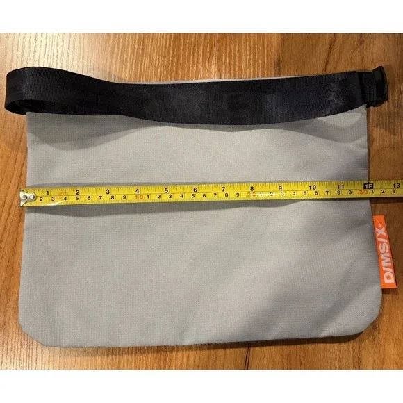 NEW Nike Crossbody VaporMax Wave Shoulder Waist Bag Satchel GYM YOGA Sporty - Picture 6 of 7